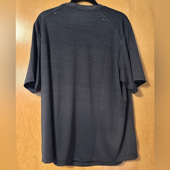 Tommy Bahama Ombré Tropic Crew, Jet Black NWT - Picture 3 of 3